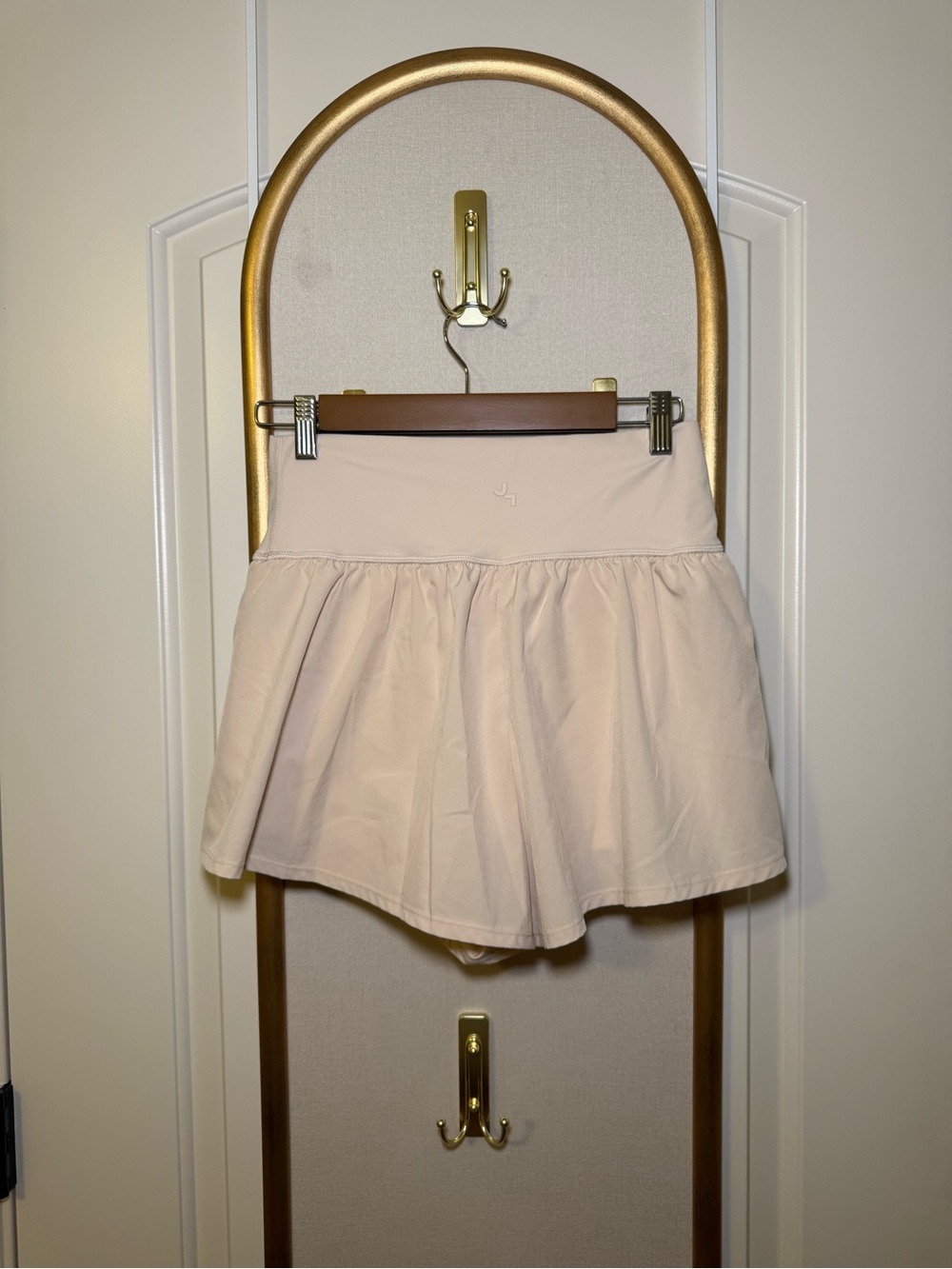 Cozy White Cardigan with Beige Trim - Picture 4 of 4